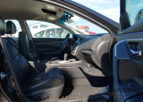 2017 Nissan Altima 2.5 z USA, uszkodzony, nr VIN 1N4AL3AP2HC230342